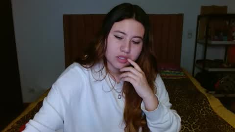 EIMY   MODEL INDEPENDENT online show from 02-10-25, 08:53