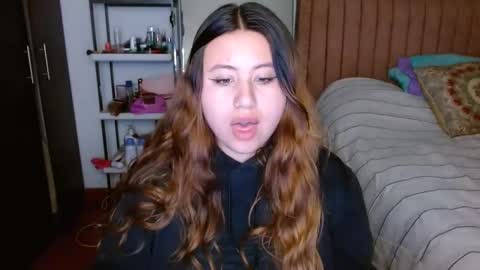 EIMY   MODEL INDEPENDENT online show from 03-12-25, 02:30