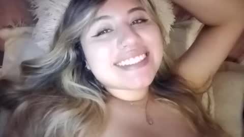 EIMY   MODEL INDEPENDENT online show from 03-01-26, 09:11