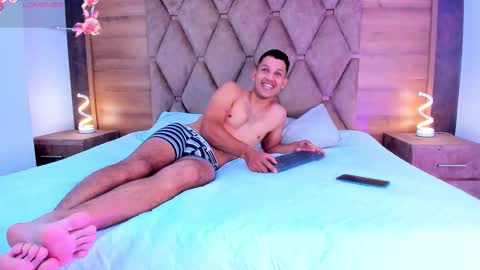 YG COUPLE online show from 10-13-25, 08:20