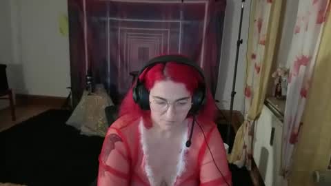 Snapshot of einfach_dani chatting on 12-01-25, 07:30 einfach_dani online show from 12-01-25, 07:30