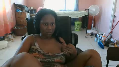 Eirondra Valeen online show from 10-19-25, 01:23