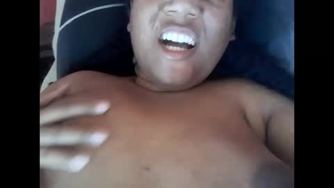 Eirondra Valeen online show from 10-23-25, 01:21