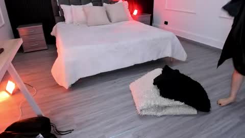 Eiryn Raven online show from 04-15-26, 11:39