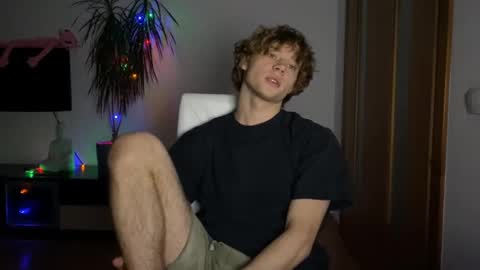 Snapshot of eitanhere chatting on 12-26-24, 12:38 Eitan online show from 12-26-24, 12:38