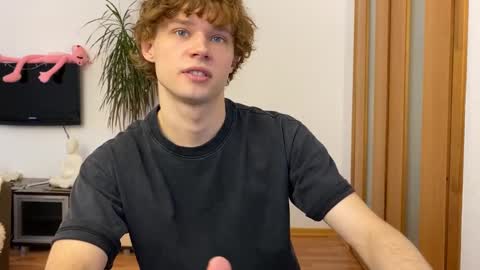 Snapshot of eitanhere chatting on 01-03-25, 09:04 Eitan online show from 01-03-25, 09:04