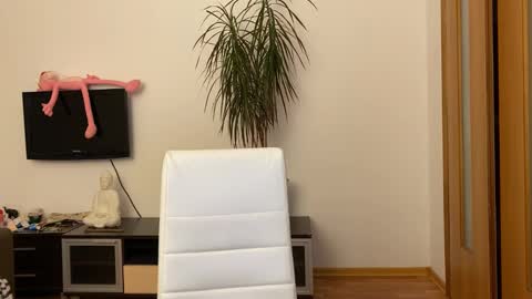 Snapshot of eitanhere chatting on 02-01-25, 11:54 Eitan online show from 02-01-25, 11:54