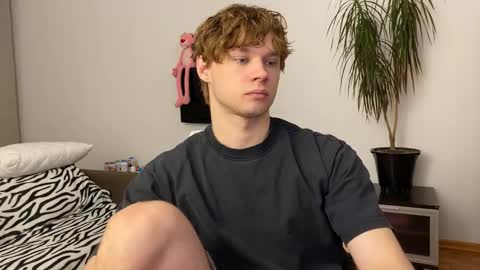 Snapshot of eitanhere chatting on 02-24-25, 04:47 Eitan online show from 02-24-25, 04:47