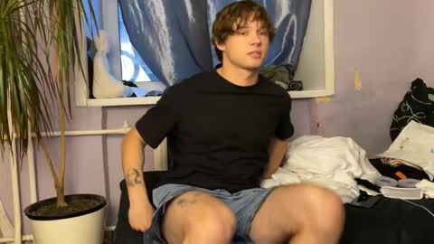 Snapshot of eitanhere chatting on 09-22-25, 01:57 Eitan online show from 09-22-25, 01:57