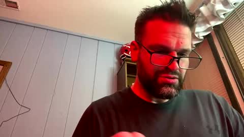 Snapshot of ejbooker11 chatting on 01-01-25, 06:05 PiedPiper online show from 01-01-25, 06:05