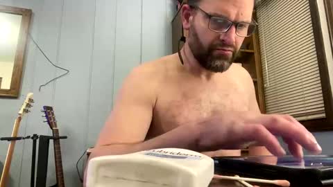 Snapshot of ejbooker11 chatting on 02-01-25, 07:36 PiedPiper online show from 02-01-25, 07:36