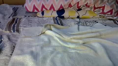 petite online show from 01-13-25, 08:26