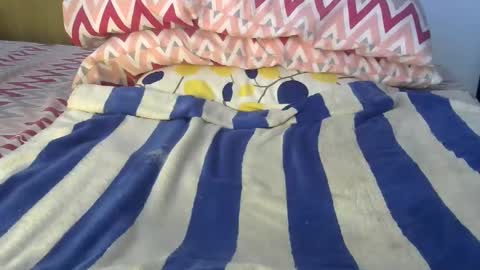 petite online show from 03-08-25, 01:03