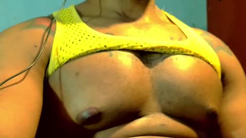 Snapshot of el_vecino_m chatting on 05-16-26, 04:20 el_vecino_m online show from 05-16-26, 04:20