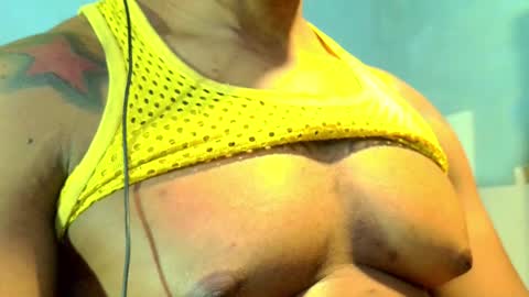 Snapshot of el_vecino_m chatting on 06-08-26, 06:03 el_vecino_m online show from 06-08-26, 06:03