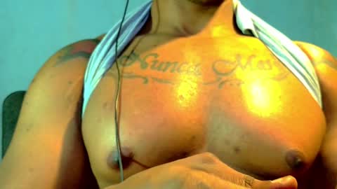 Snapshot of el_vecino_m chatting on 06-09-26, 06:25 el_vecino_m online show from 06-09-26, 06:25