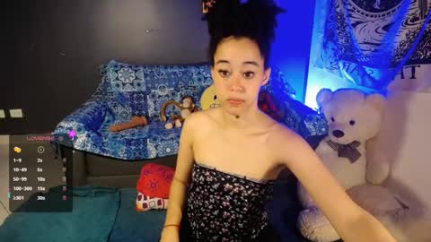 Ela  Help me reach 100 thumbs up online show from 02-19-25, 11:06