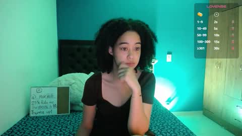 Ela  Help me reach 100 thumbs up online show from 09-16-25, 08:59