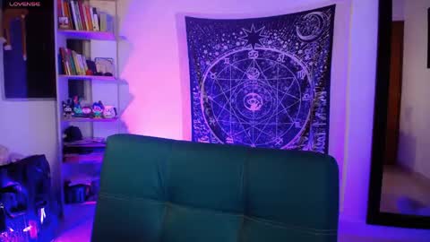 Ela  Help me reach 100 thumbs up online show from 04-14-26, 03:56