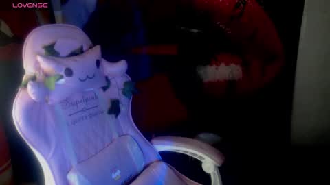 Snapshot of ela_foxyy chatting on 11-29-25, 01:30 ELA online show from 11-29-25, 01:30