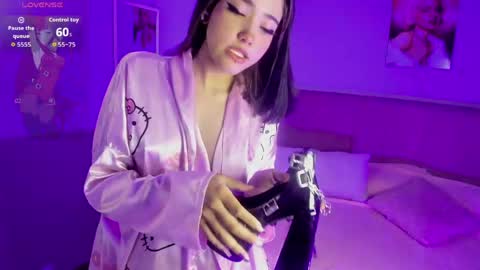 Ela online show from 04-15-26, 07:43