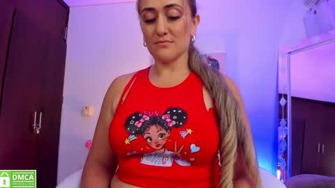 Snapshot of ela_ps chatting on 01-11-25, 02:36 LOREIN online show from 01-11-25, 02:36