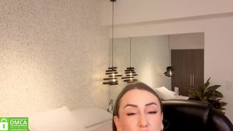 Snapshot of ela_ps chatting on 09-19-25, 12:06 LOREIN online show from 09-19-25, 12:06