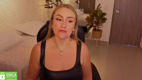 Snapshot of ela_ps chatting on 10-07-25, 12:02 LOREIN online show from 10-07-25, 12:02