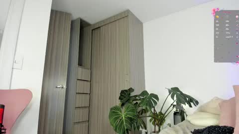 Snapshot of elaana_ chatting on 03-25-26, 06:25 Anaela online show from 03-25-26, 06:25