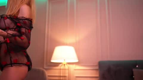 Ella online show from 02-19-26, 06:09