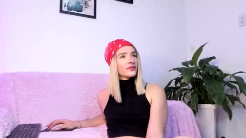 Elaia franco online show from 03-04-26, 12:49