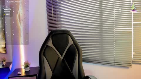 Snapshot of elaia_muller chatting on 12-09-24, 02:06 Elaia online show from 12-09-24, 02:06