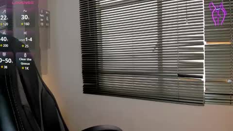 Snapshot of elaia_muller chatting on 02-21-25, 01:11 Elaia online show from 02-21-25, 01:11