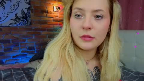 Lina online show from 12-10-24, 01:44