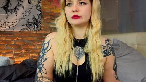 Lina online show from 12-27-24, 11:06