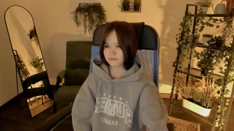 Your sweet girl online show from 04-12-26, 10:15