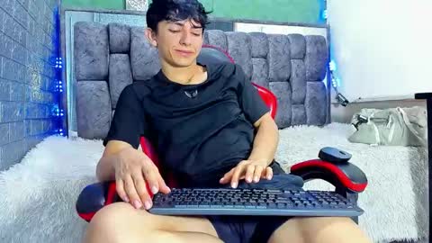 Elan Giralon online show from 04-07-26, 11:15