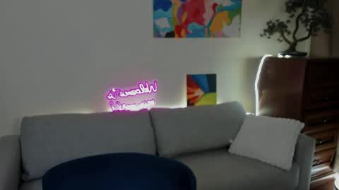 Elani online show from 04-28-26, 04:12