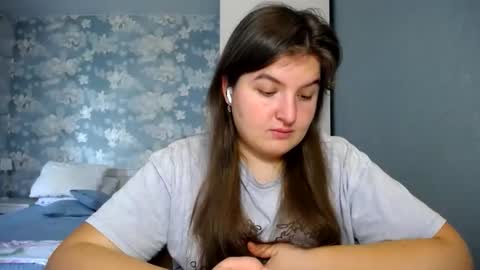 Elanis online show from 03-18-26, 01:03