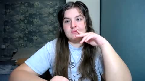 Elanis online show from 04-18-26, 08:31