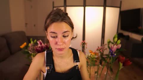 Snapshot of elannand chatting on 12-16-25, 06:07 ELA 3 online show from 12-16-25, 06:07