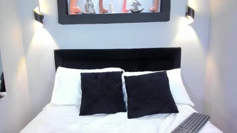 Snapshot of elaradusk chatting on 10-07-25, 05:26 Ela online show from 10-07-25, 05:26