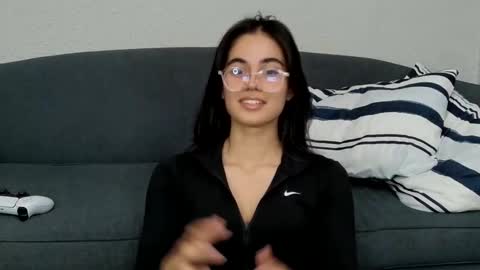 Elara Hayes online show from 04-13-26, 04:23