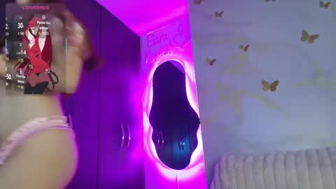 Elara Nayah online show from 01-15-26, 09:18