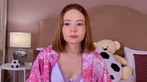 Snapshot of elaravance chatting on 06-25-26, 05:07 elaravance online show from 06-25-26, 05:07