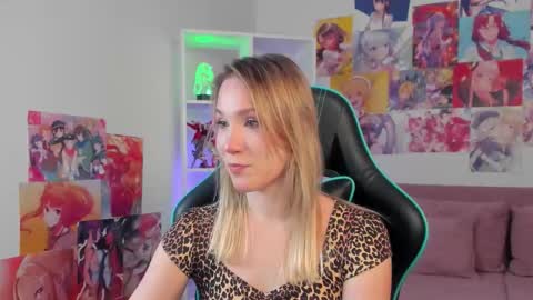 elaravoltage online show from 03-18-26, 05:16