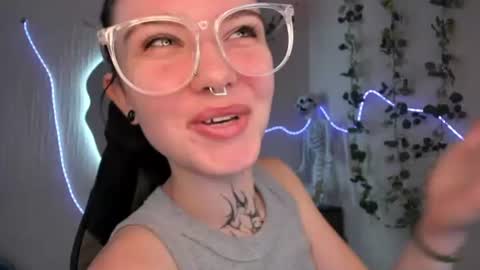Snapshot of elastikiss chatting on 07-13-26, 04:37 elastikiss online show from 07-13-26, 04:37