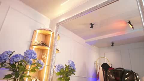 Snapshot of elasummeer chatting on 06-22-26, 12:02 Elasummeer online show from 06-22-26, 12:02