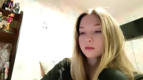 Snapshot of elaynecinco chatting on 02-17-26, 08:55 MIa online show from 02-17-26, 08:55