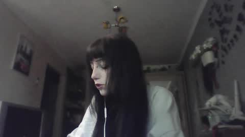 Lia online show from 05-12-26, 08:11